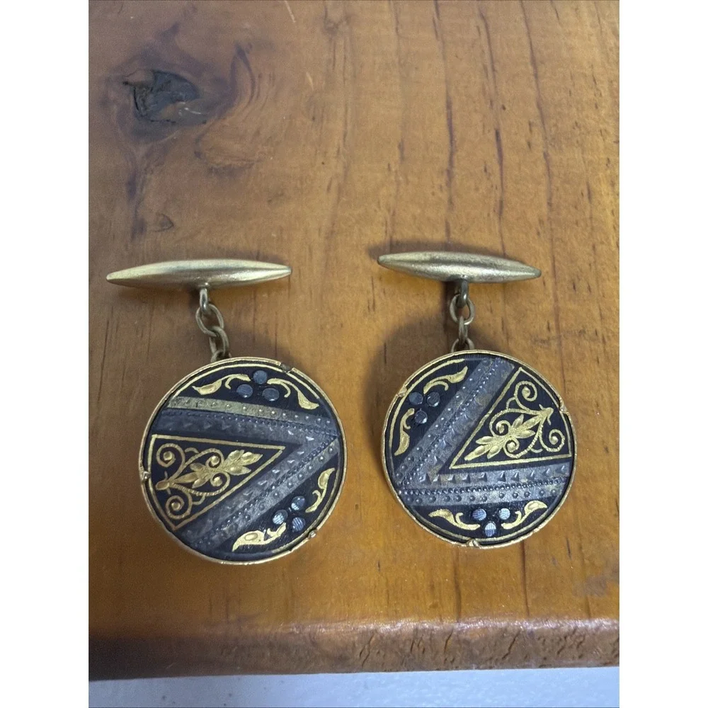 Vintage Gold Tone‎ Black Enamel Cufflinks Chain Link Round Ornate Design